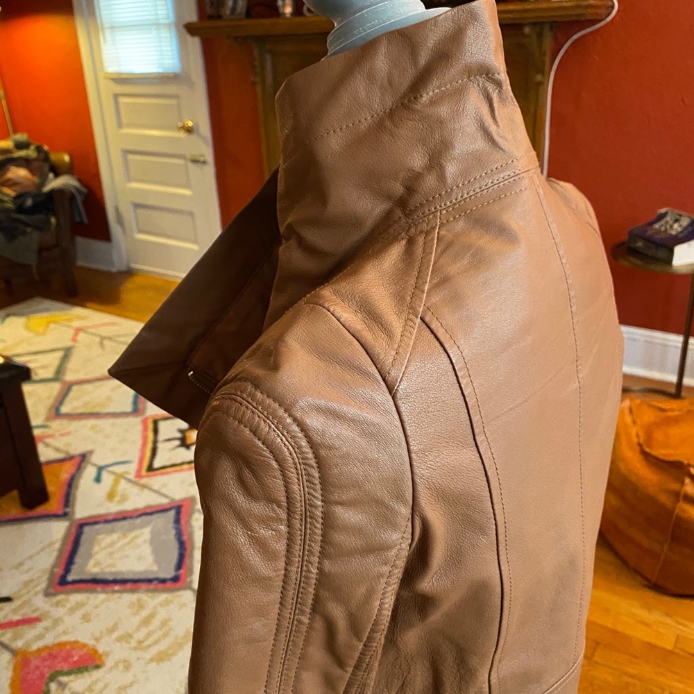 Leather jacket - Picture 2 of 11